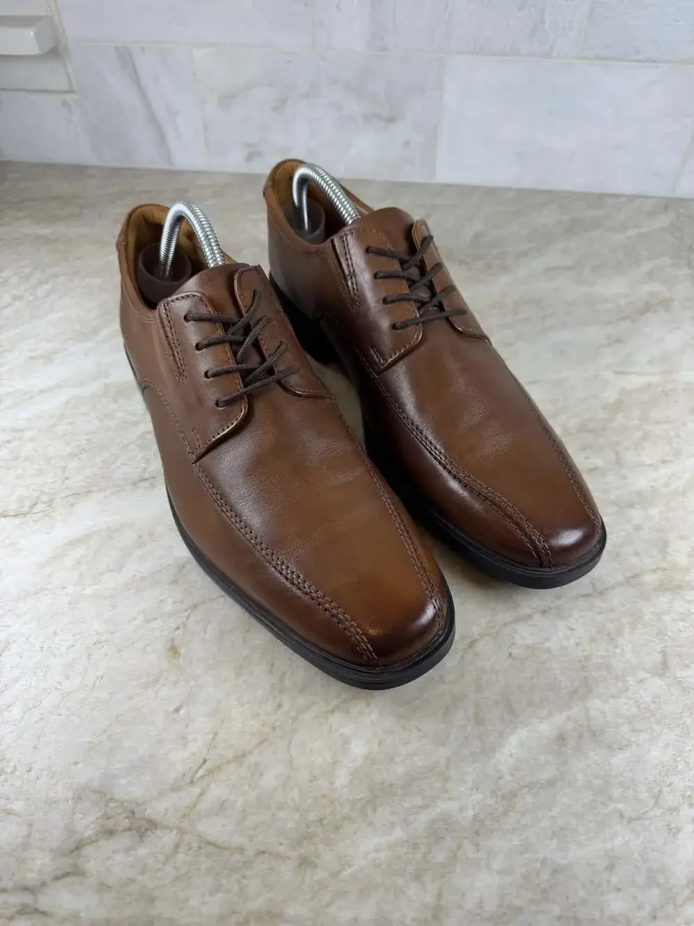Clarks Tilden Walk Mens 9 M Dark Tan Brown Leather Oxford Dress Shoes